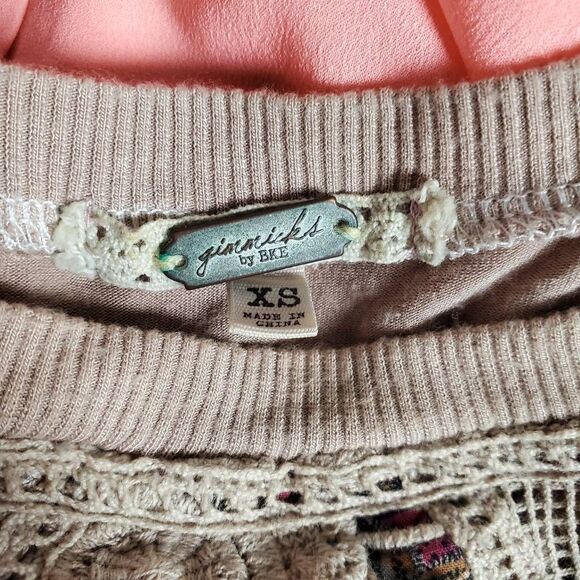 BKE Gimmicks XS Beige Crochet Lace Tank Top with Open Back Twist - Picture 6 of 8